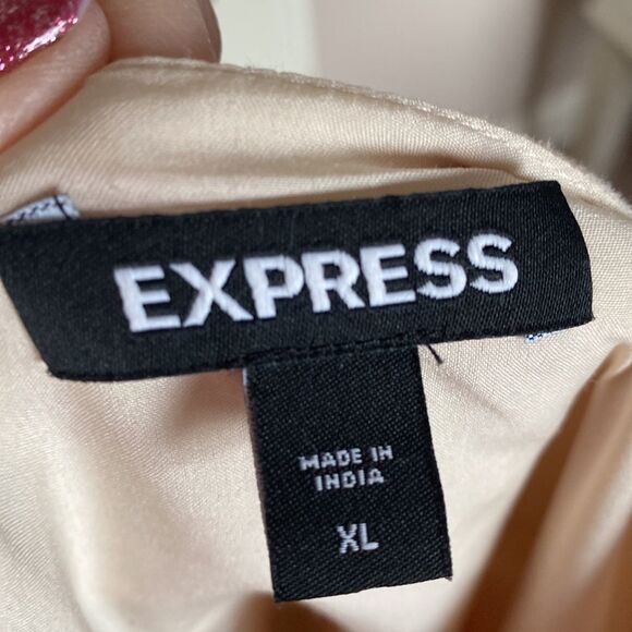 EUC Express Shorts Romper(size XL) - Picture 6 of 10